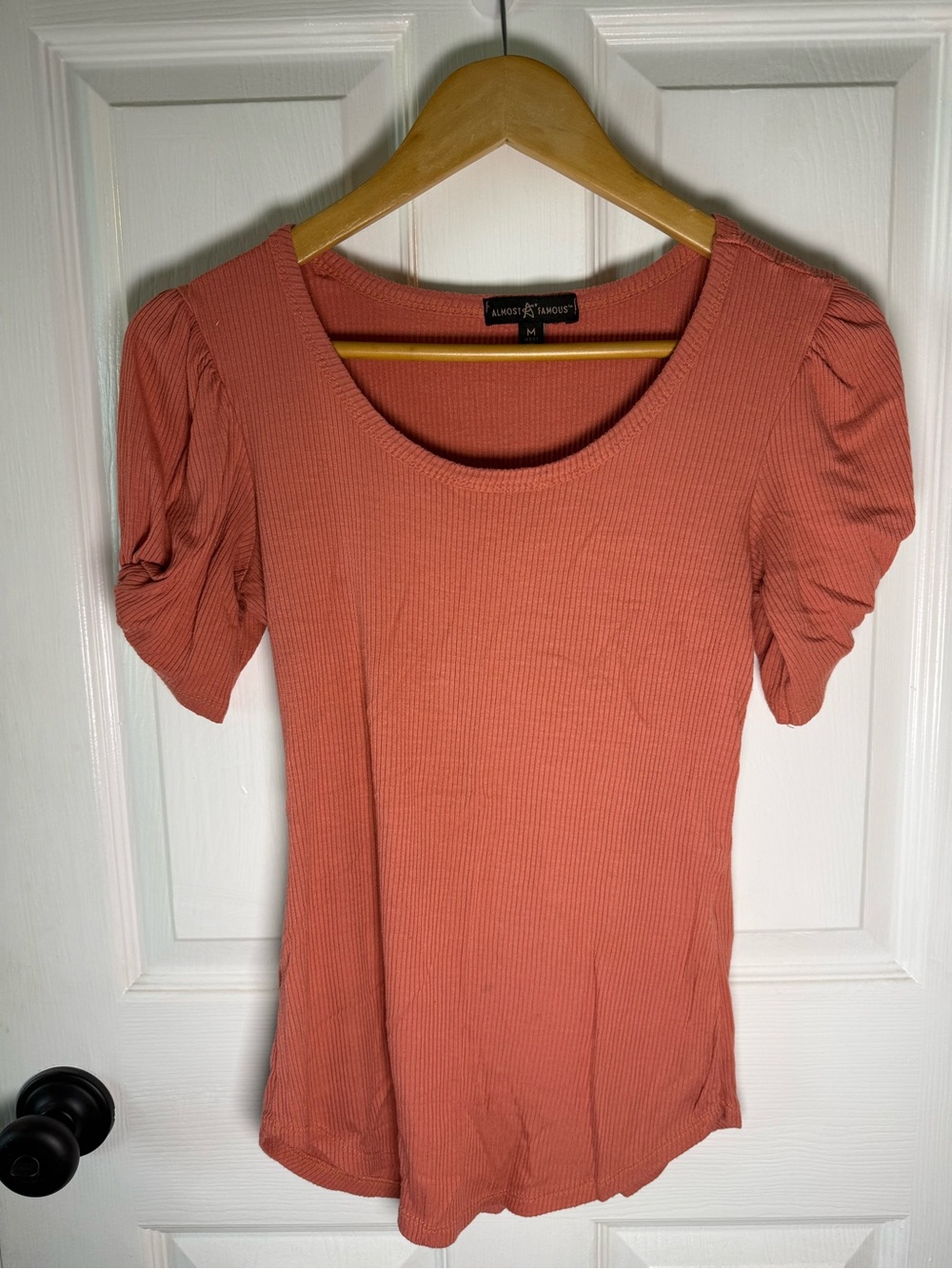 Almost Famous Rust Ribbed Puff-Sleeve Scoop Neck Top